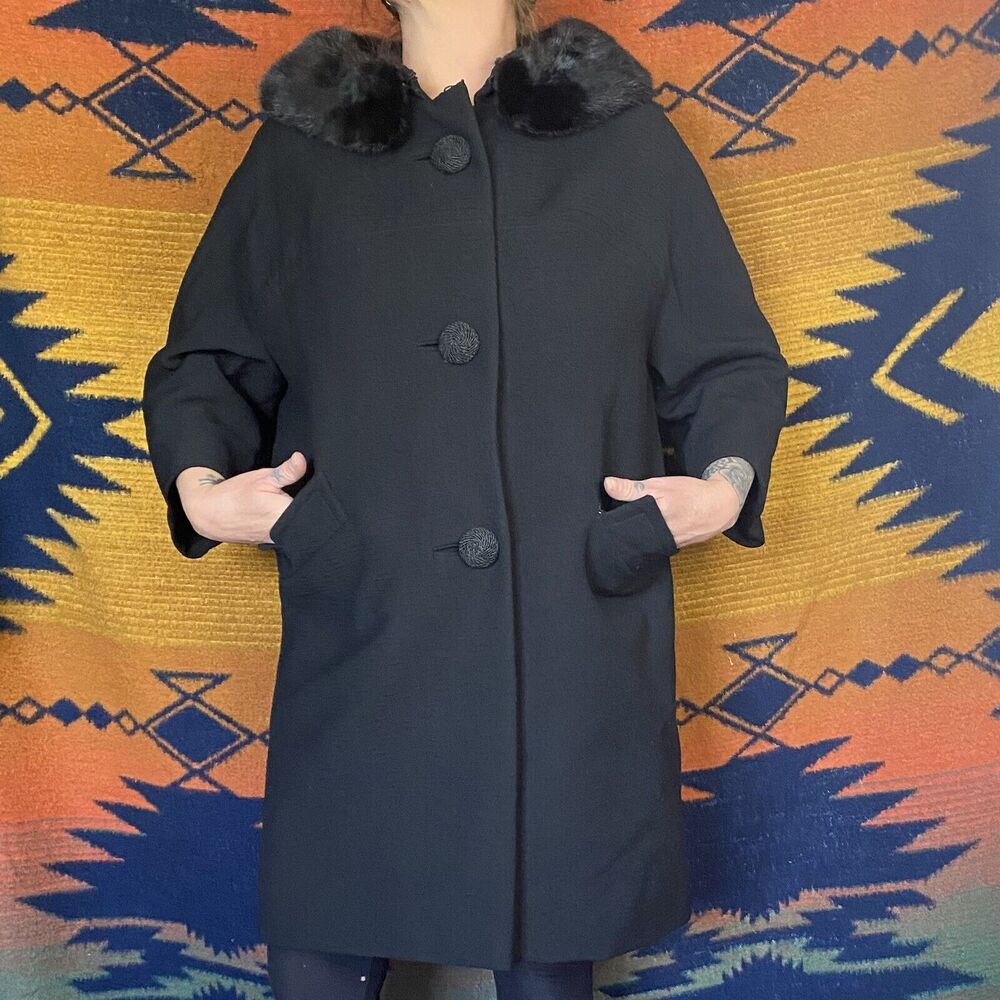 Vintage Saks Fifth Avenue Union Made 50s/60’s Coat Fur Collar. M/L. USA. Retro.